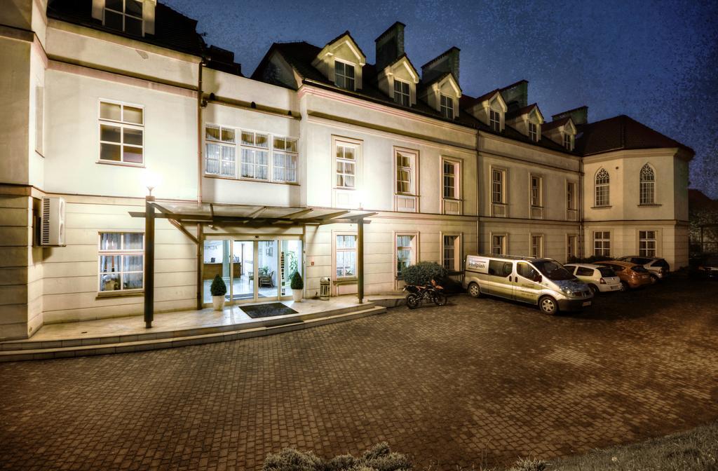 Hotel Calisia Kaliszki Exterior foto