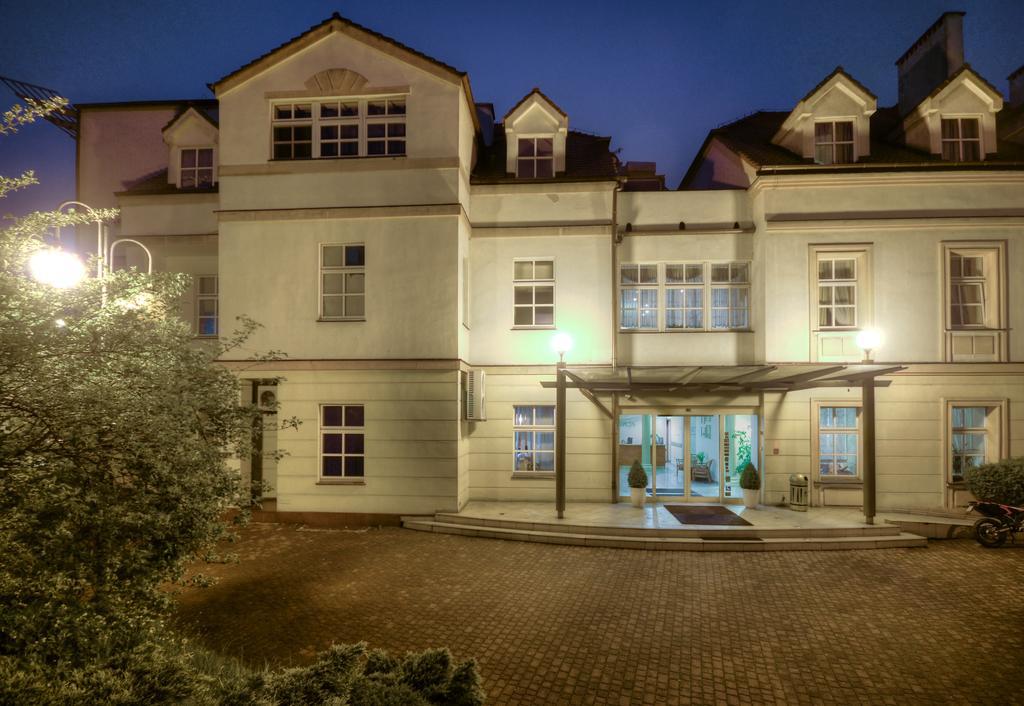 Hotel Calisia Kaliszki Exterior foto